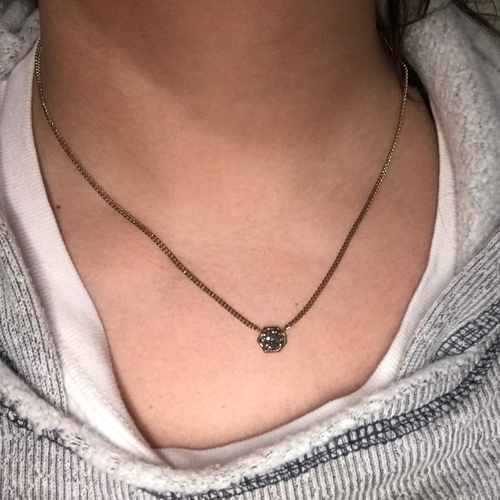 Small Gold Kendra Scott Pendant Necklace